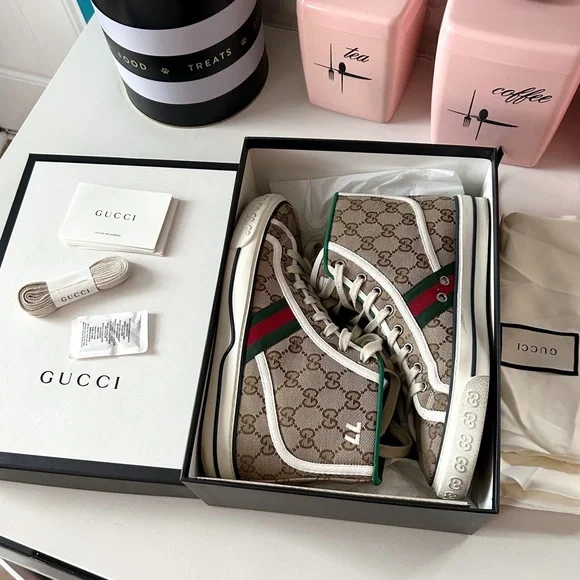 💥SOLD💥 GUCCI $790 1977 GG Monogram Canvas High Top Tennis Sneakers 39 / 9 - Picture 2 of 9